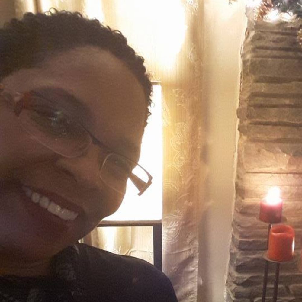 Meet your Posher, Cynthia